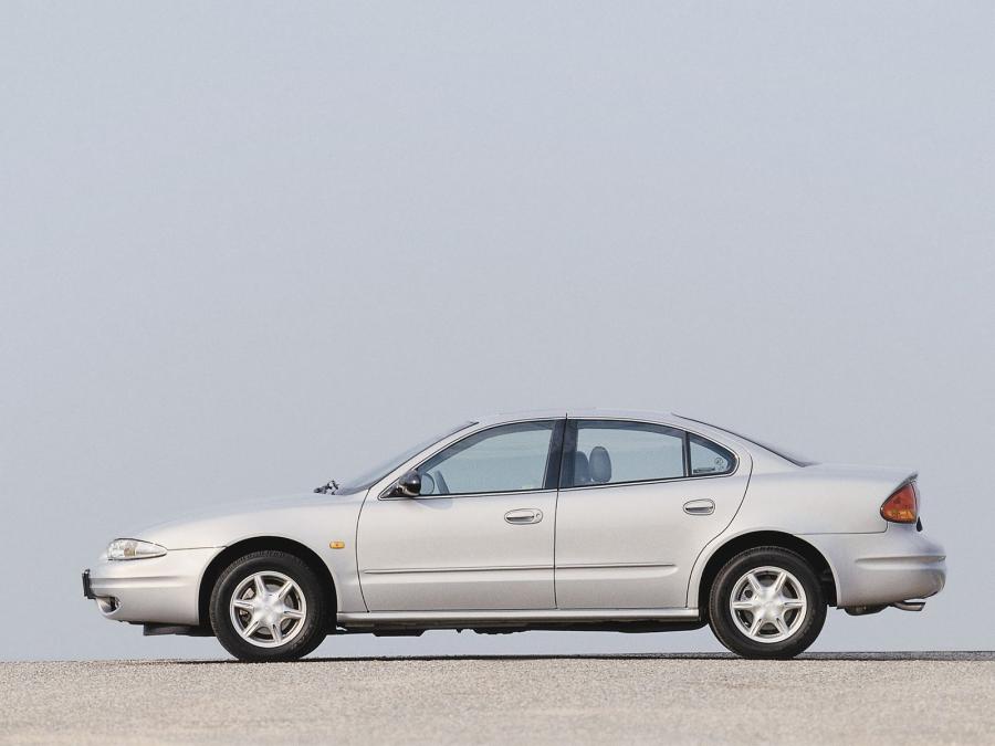  Chevrolet Alero 1999 года  (фото 13 из 14)